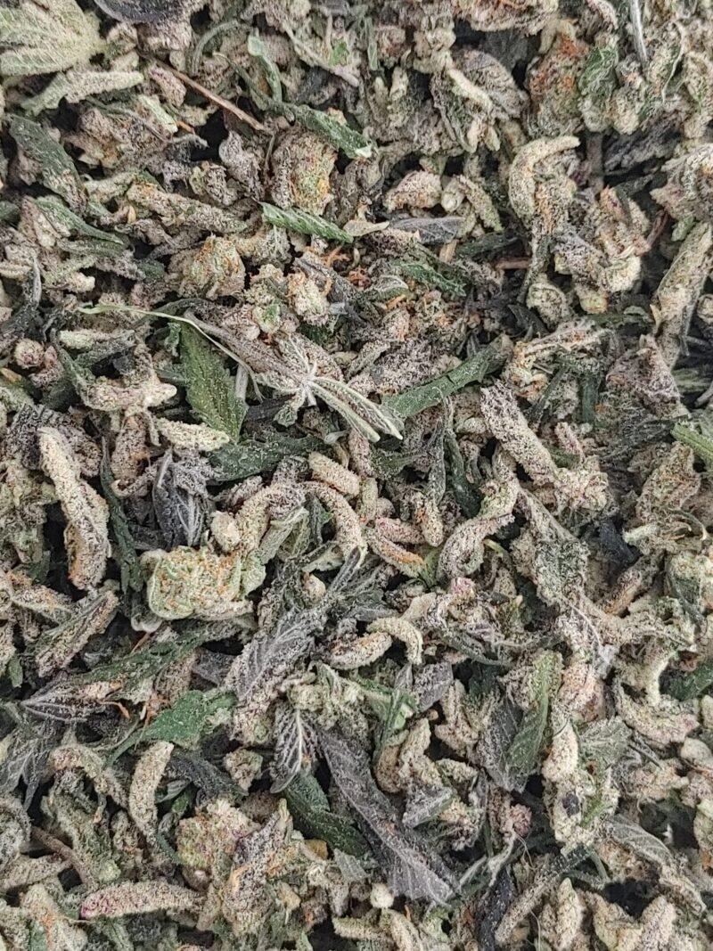 3 STAR SHAKE – 28g cannabis flower buds